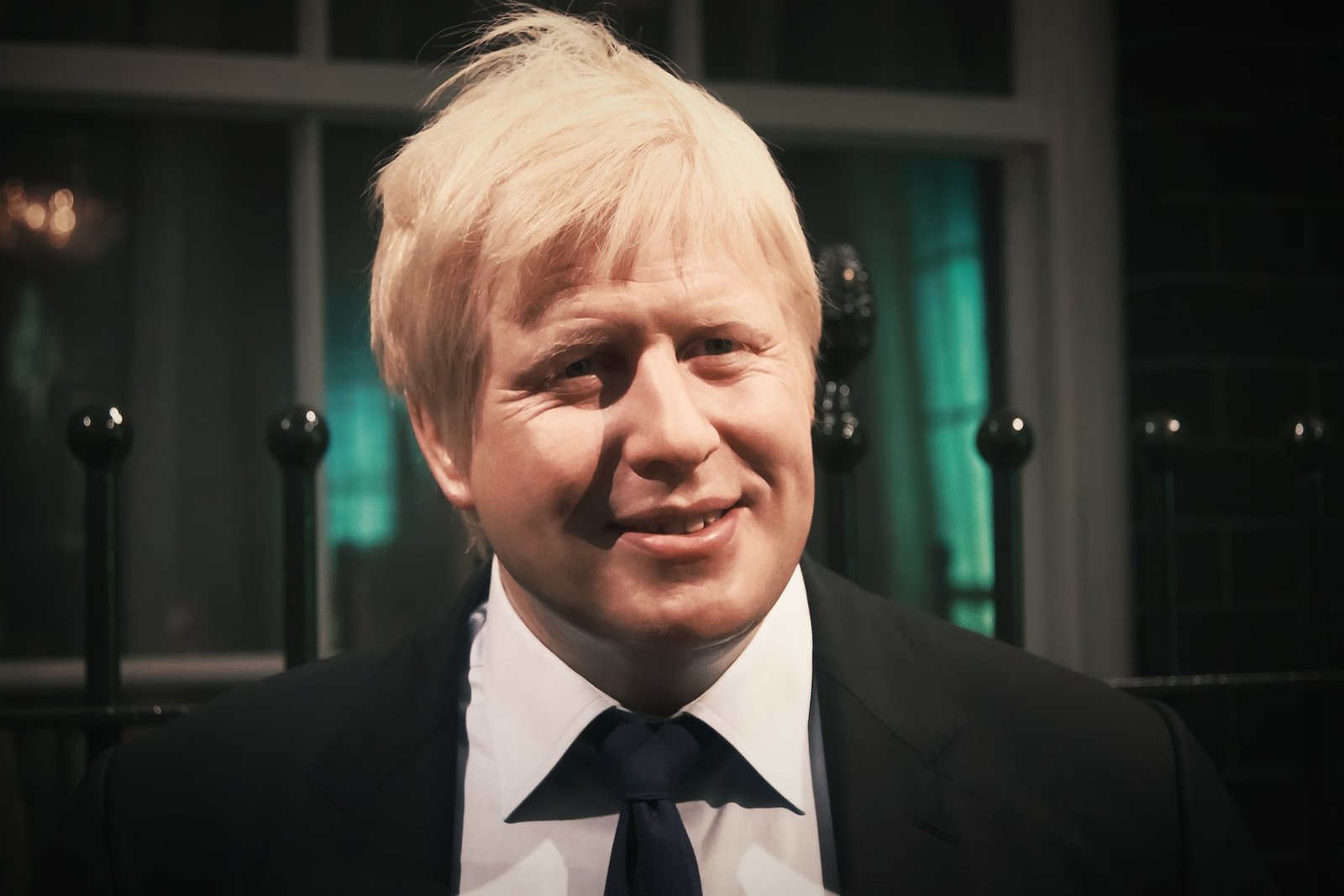 Boris Johnson refuses to rule out return to frontline politics